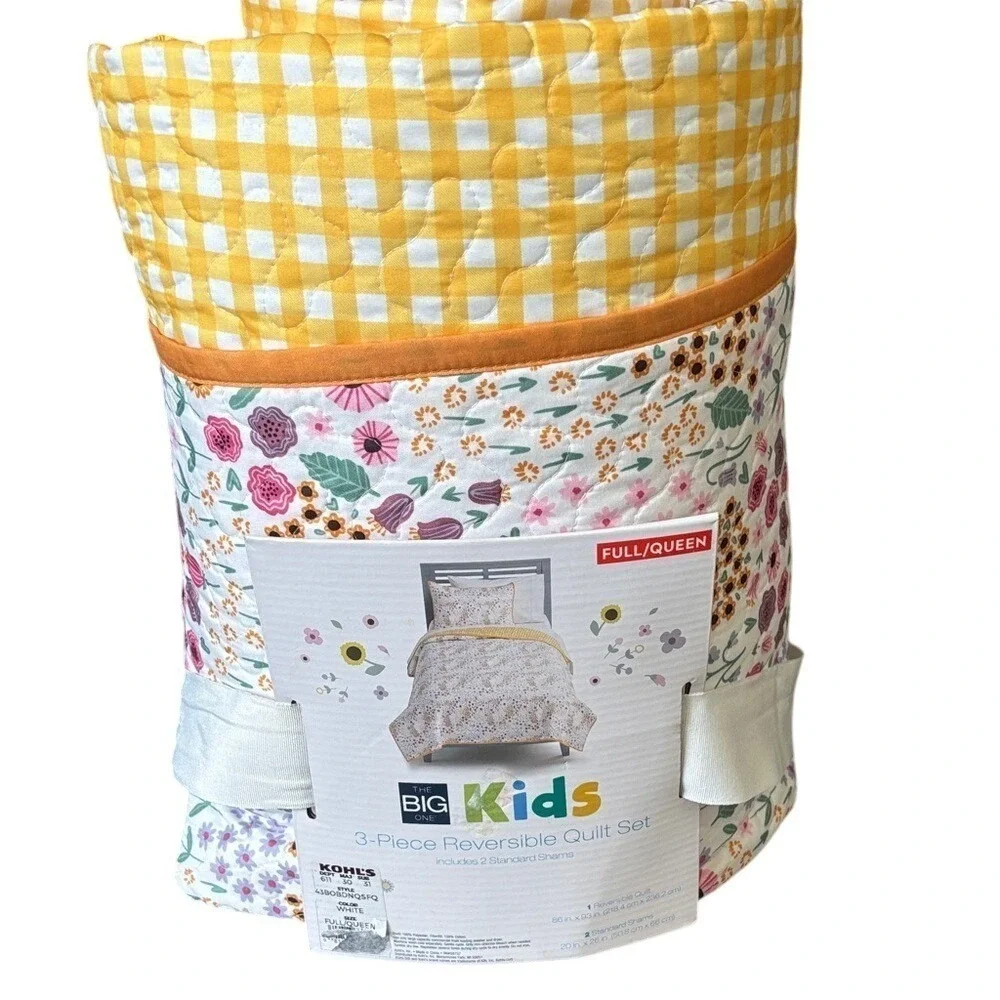 The Big One Kids Flower Checkered 3 Piece Reversible Comforter Quilt Full/Queen